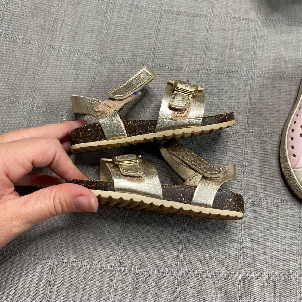 Cat & Jack Toddler Girls Shoe Lot Size 6 Gold Sandals Pink Clogs - Picture 7 of 11